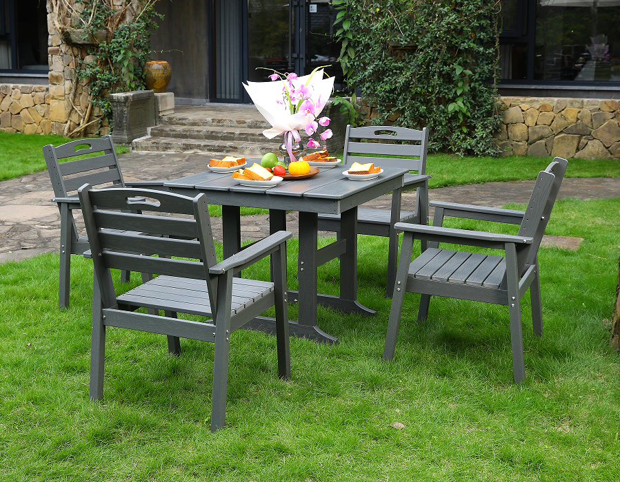 Rasa Grey Moderni Quadrati Dining Set cum Verticali Backrest