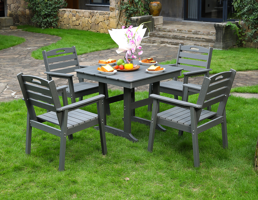 Rasa Grey Moderni Quadrati Dining Set cum Verticali Backrest